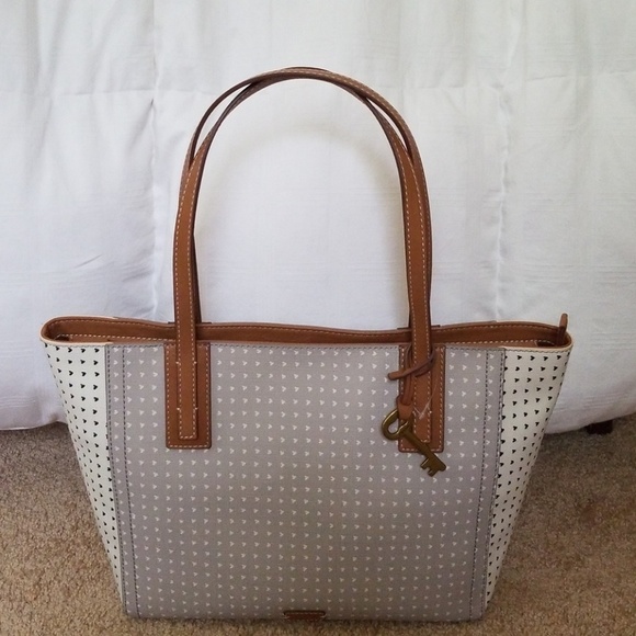 New! FOSSIL Light Grey/Creamish Printed Handbag.